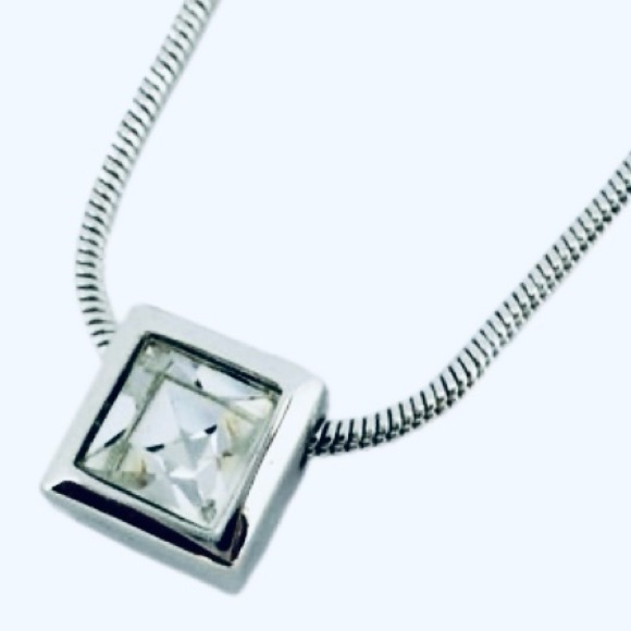 100% Authentic CHRISTIAN DIOR Solitaire Crystal Pendant - Picture 5 of 14